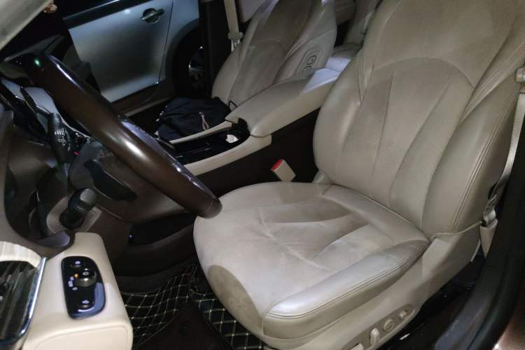 Used Buick LaCrosse 2016 30H Luxury Version Left Front Seat