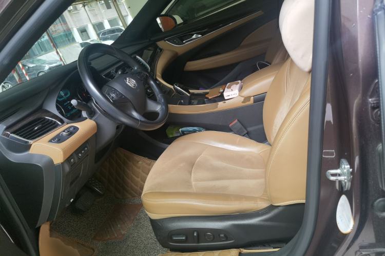 Used Buick LaCrosse 2016 28T Luxury Version Left Front Seat