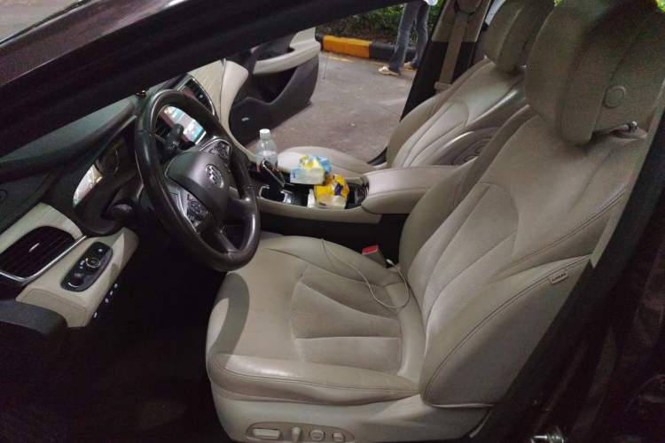 Used Buick LaCrosse 2016 30H Luxury Version Left Front Seat