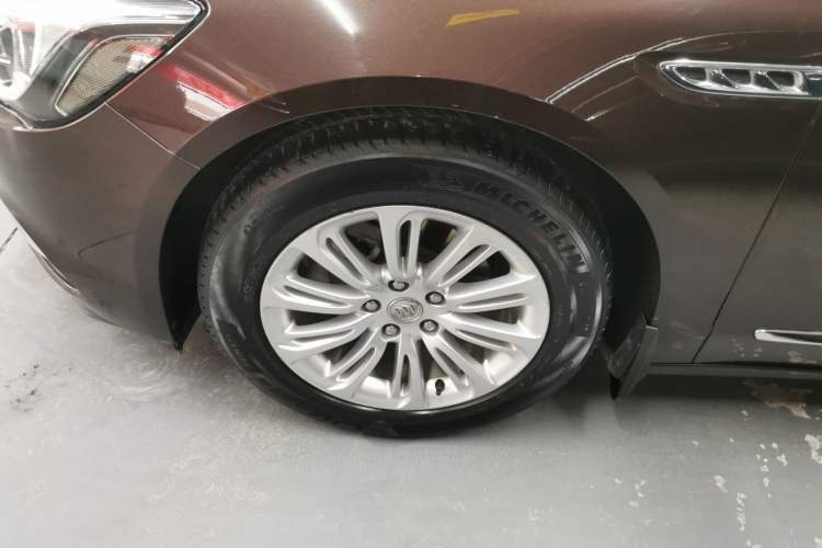 Used Buick LaCrosse 2016 20T Elite Edition Left Front Wheel Hub