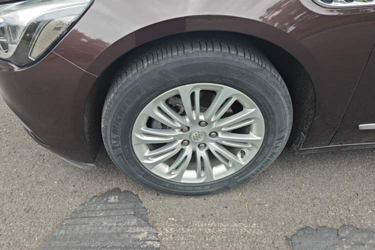 Used Buick LaCrosse 2016 Revised 20T Leading Edition Left Front Wheel Hub
