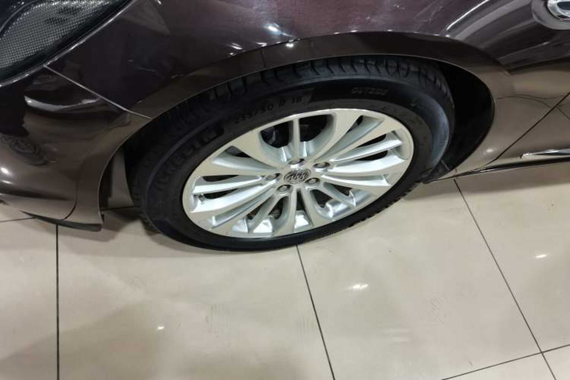 Used Buick LaCrosse 2016 28T Premium Edition Left Front Wheel Hub