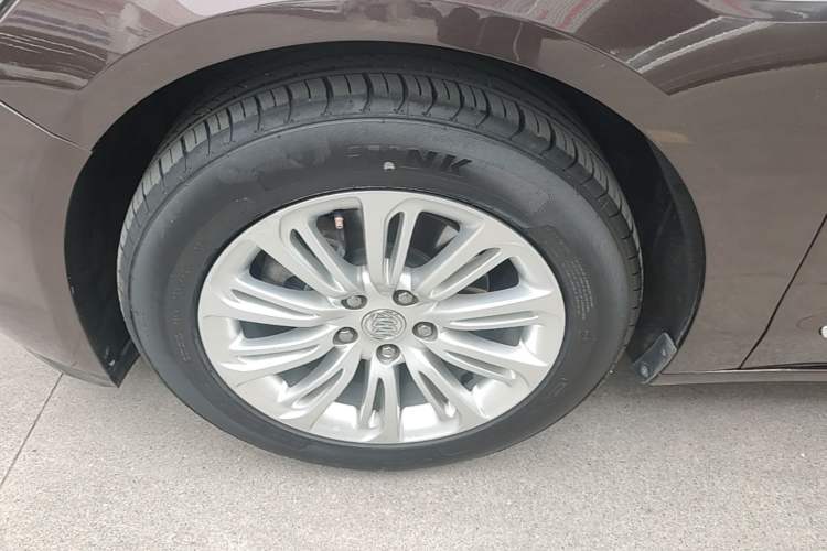 Used Buick LaCrosse 2016 20T Elite Edition Left Front Wheel Hub