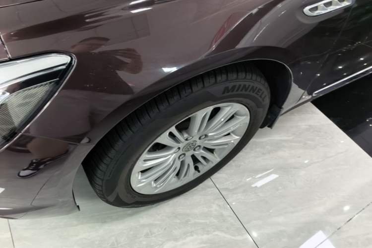 Used Buick LaCrosse 2016 20T Elite Edition Left Front Wheel Hub
