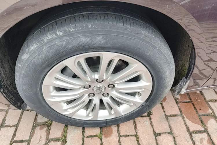 Used Buick LaCrosse 2016 20T Elite Edition Left Front Wheel Hub