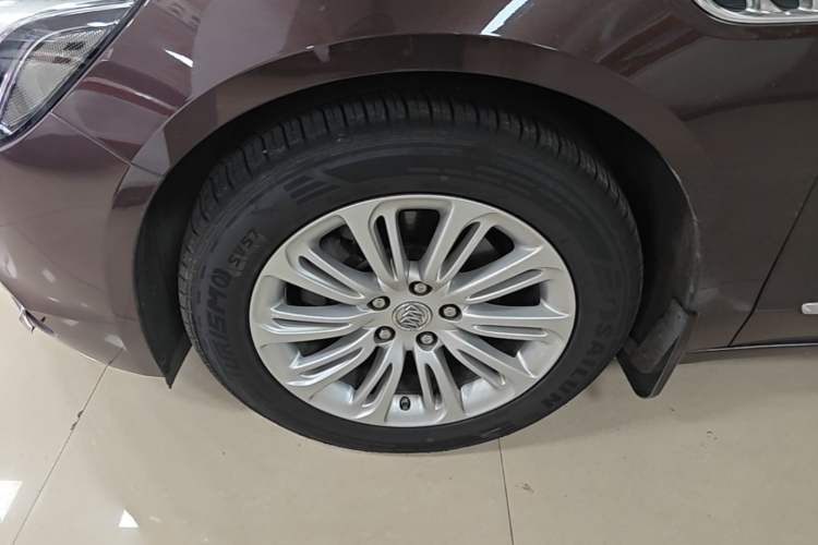 Used Buick LaCrosse 2016 20T Elite Edition Left Front Wheel Hub