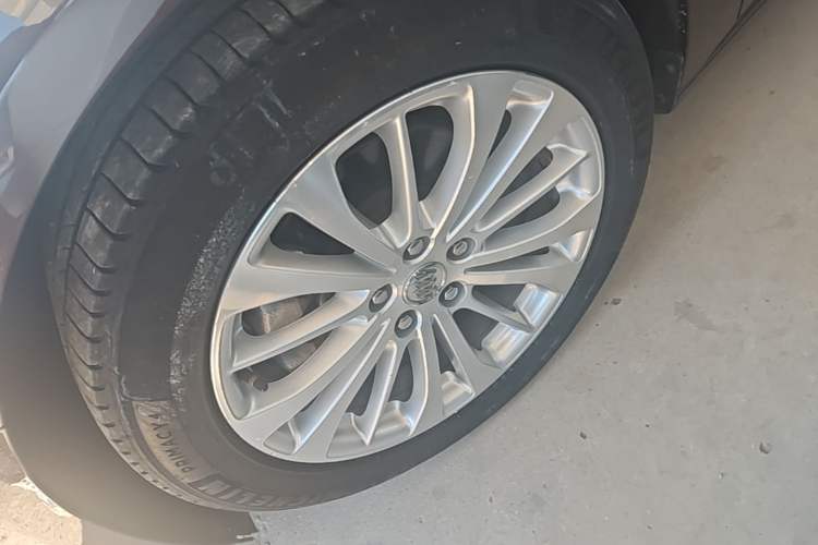Used Buick LaCrosse 2016 28T Luxury Version Left Front Wheel Hub