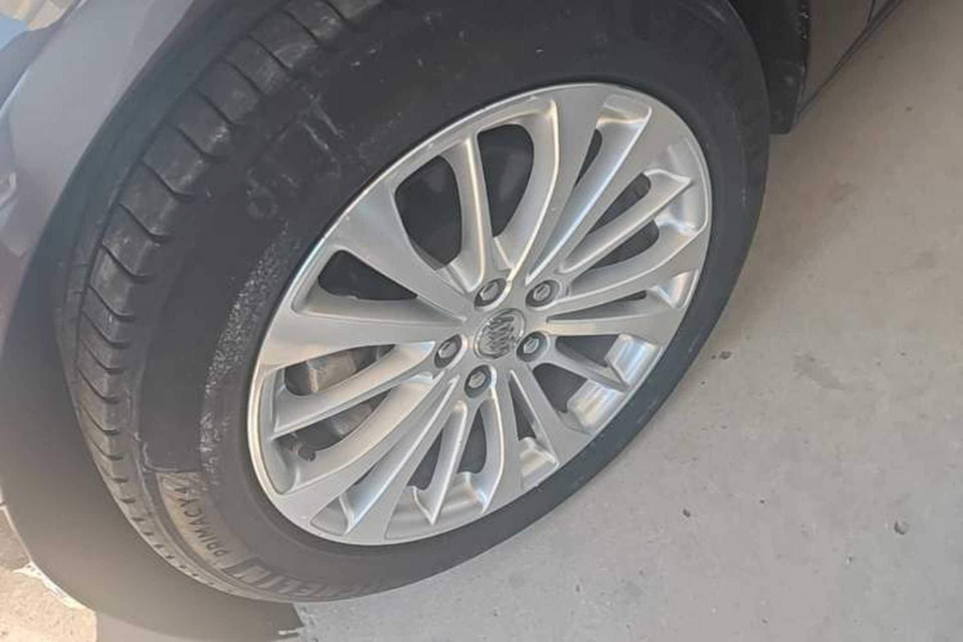 Used Buick LaCrosse 2016 28T Luxury Version Left Front Wheel Hub