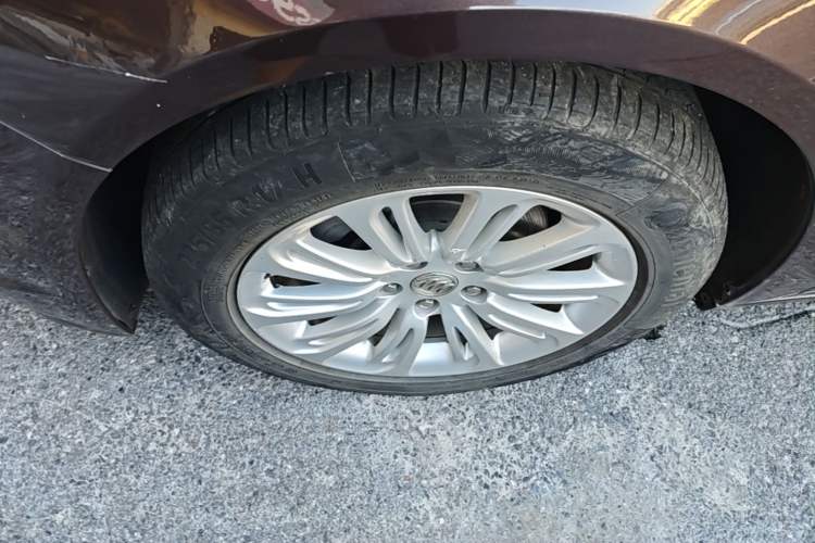 Used Buick LaCrosse 2016 20T Elite Edition Left Front Wheel Hub