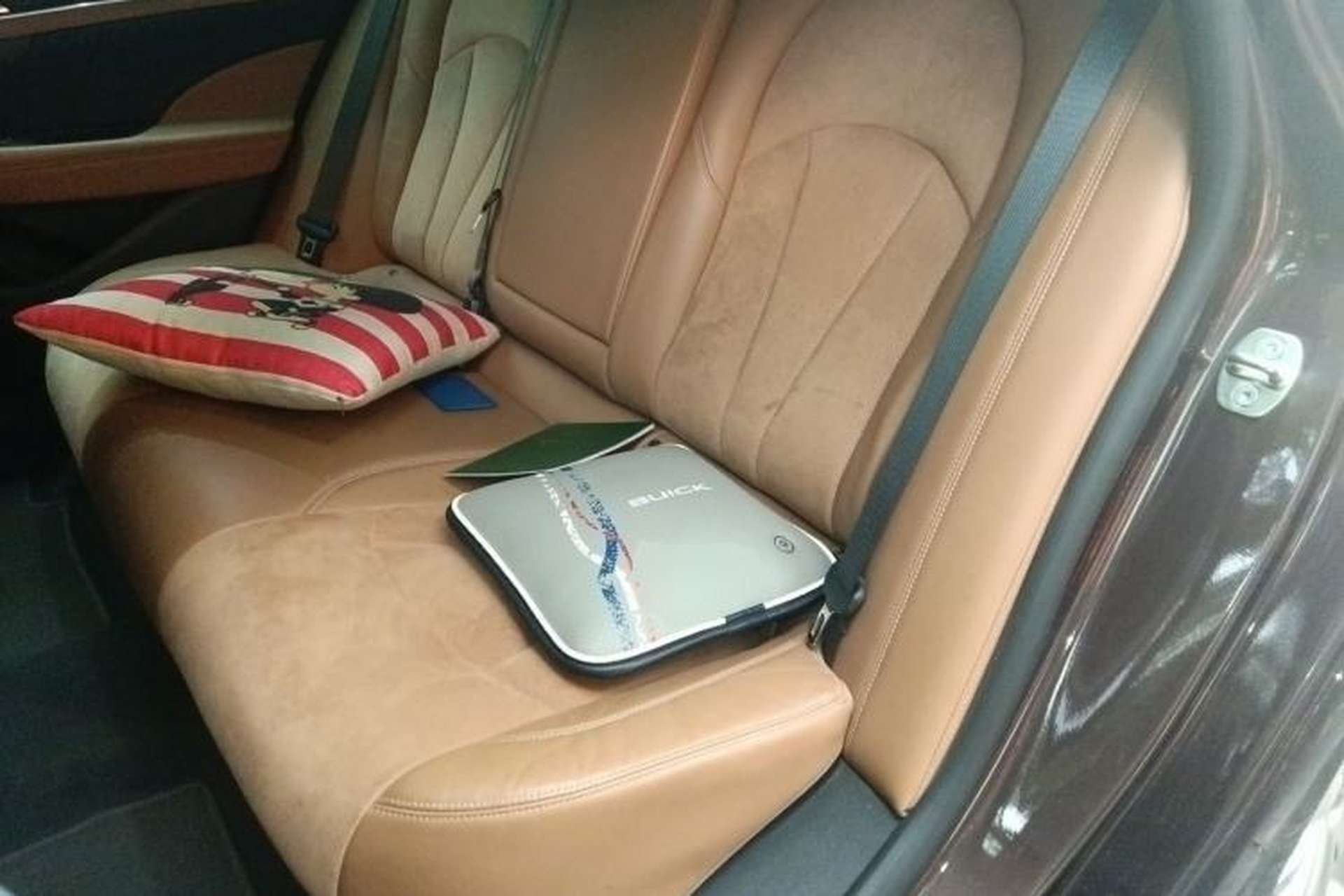 Used Buick LaCrosse 2016 28T Luxury Version Left Rear Seat