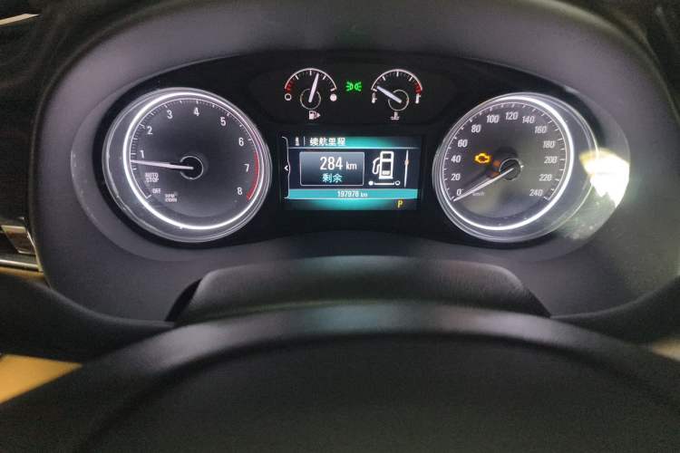 Used Buick LaCrosse 2016 20T Elite Edition Odometer Close Up