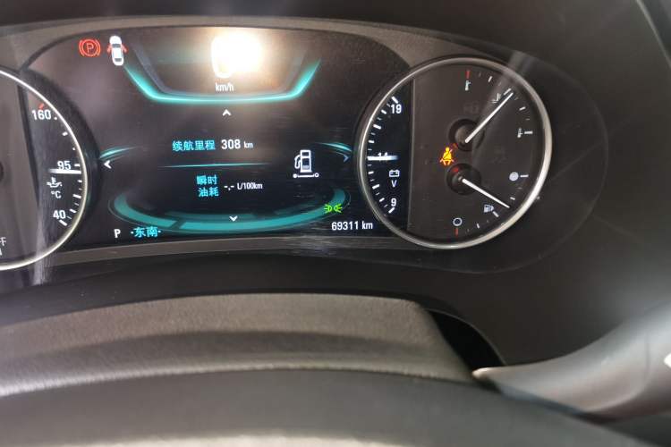 Used Buick LaCrosse 2016 28T Luxury Version Odometer Close Up
