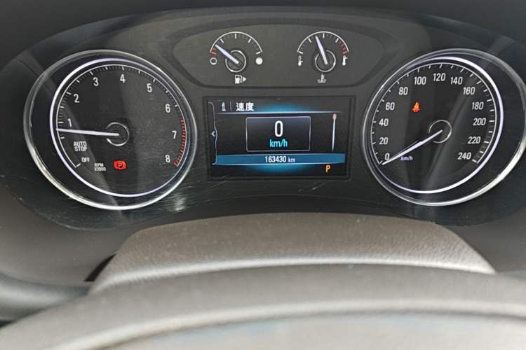Used Buick LaCrosse 2016 20T Leading Model Odometer Close Up