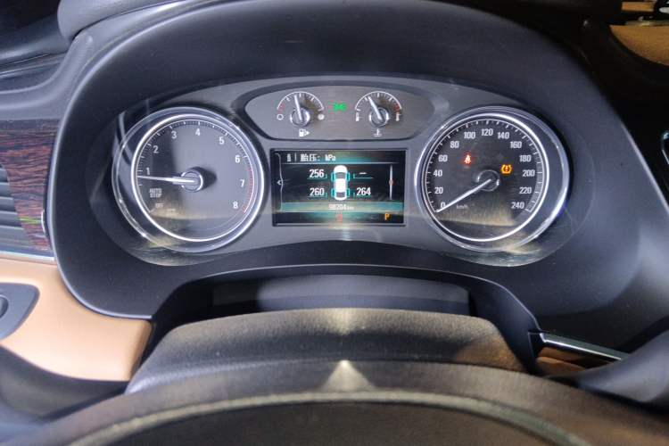 Used Buick LaCrosse 2016 20T Elite Edition Odometer Close Up