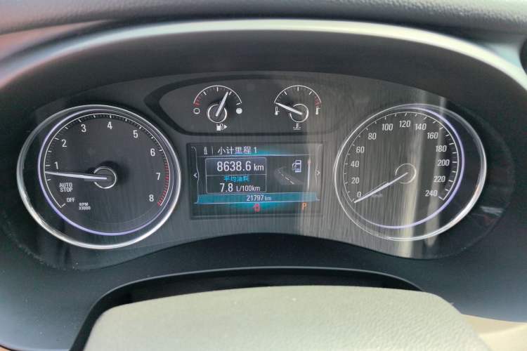 Used Buick LaCrosse 2016 20T Elite Edition Odometer Close Up