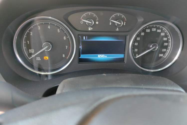 Used Buick LaCrosse 2016 20T Elite Edition Odometer Close Up