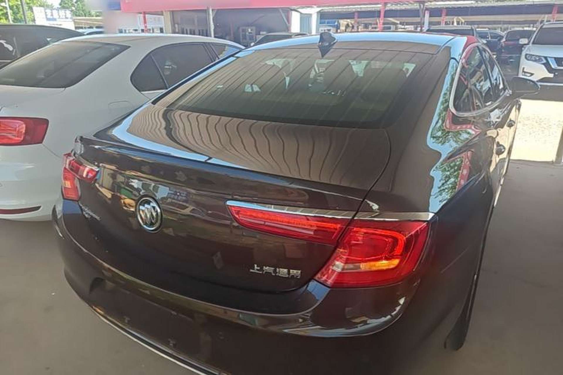 Used Buick LaCrosse 2016 28T Luxury Version Rear Right 45 Deg