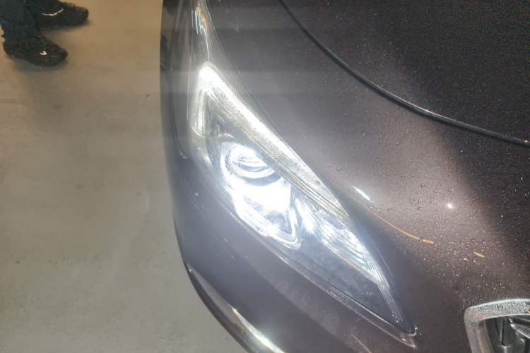 Used Buick LaCrosse 2016 20T Elite Edition Right Front Headlight