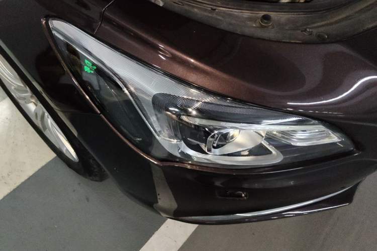 Used Buick LaCrosse 2016 20T Luxury Model Right Front Headlight