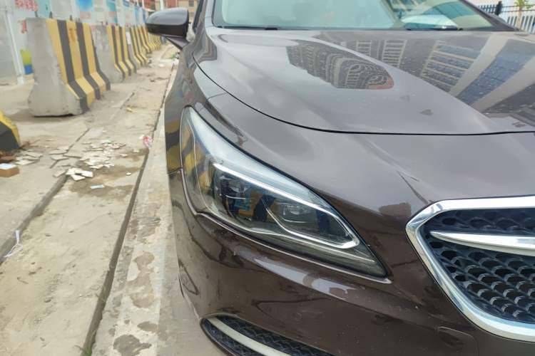 Used Buick LaCrosse 2016 30H Luxury Version Right Front Headlight