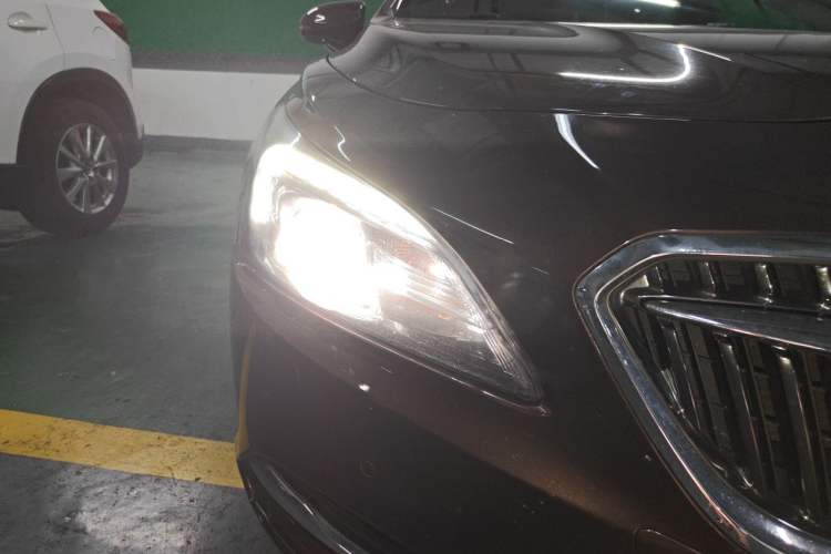 Used Buick LaCrosse 2016 20T Luxury Model Right Front Headlight