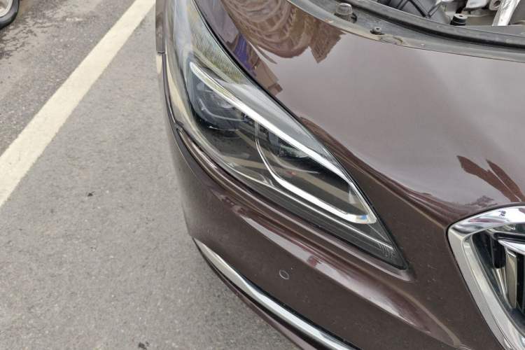 Used Buick LaCrosse 2016 28T Luxury Version Right Front Headlight