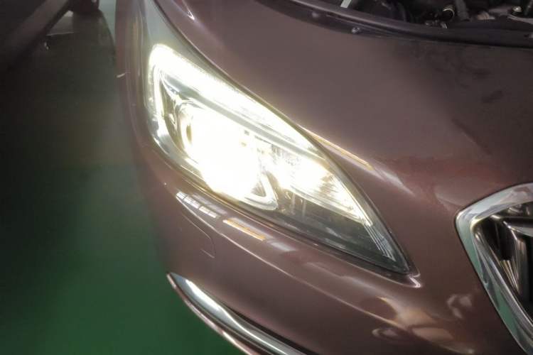 Used Buick LaCrosse 2016 20T Elite Edition Right Front Headlight