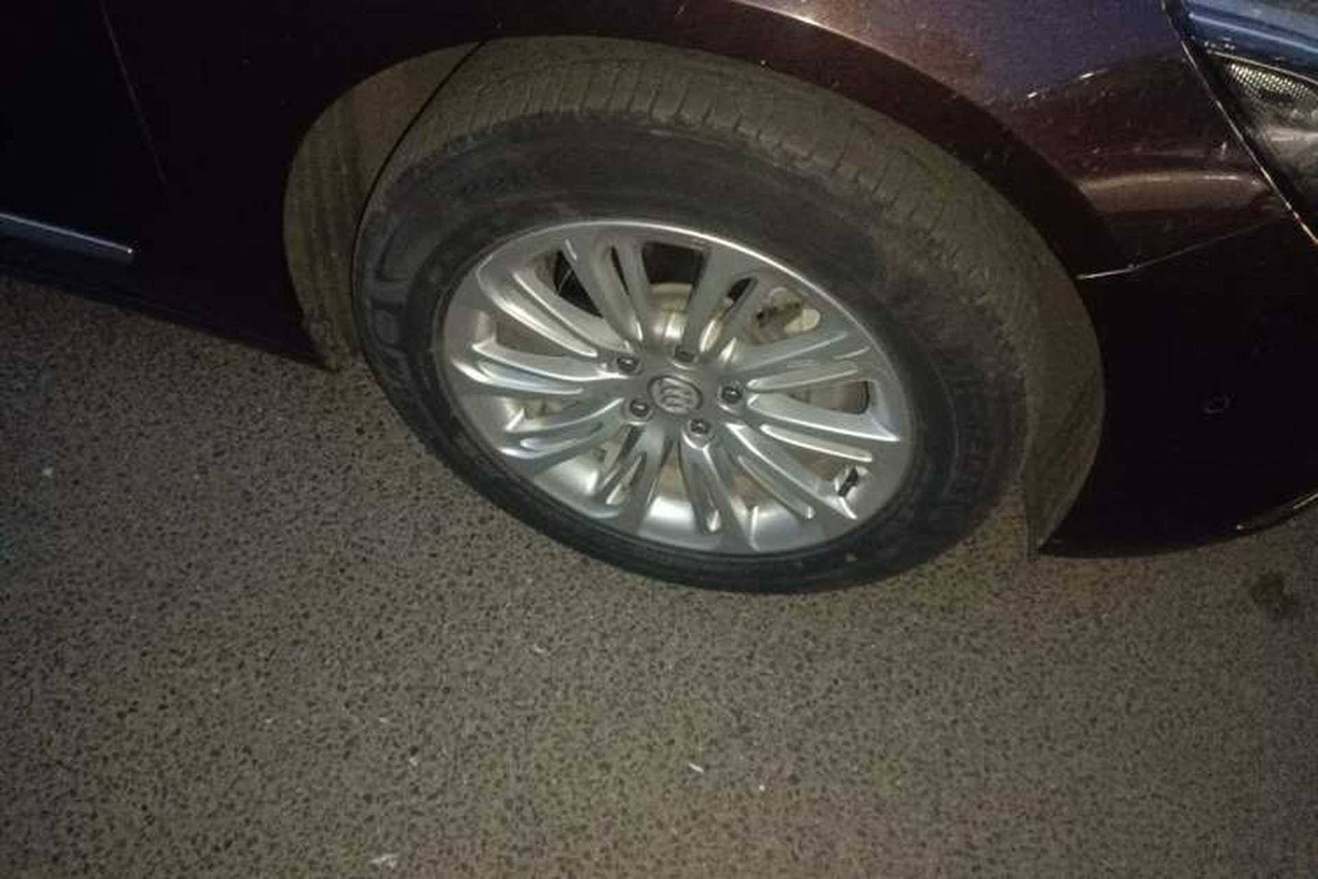 Used Buick LaCrosse 2016 20T Luxury Model Right Front Wheel Hub