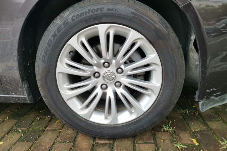 Used Buick LaCrosse 2016 Revised 20T Leading Edition Right Front Wheel Hub