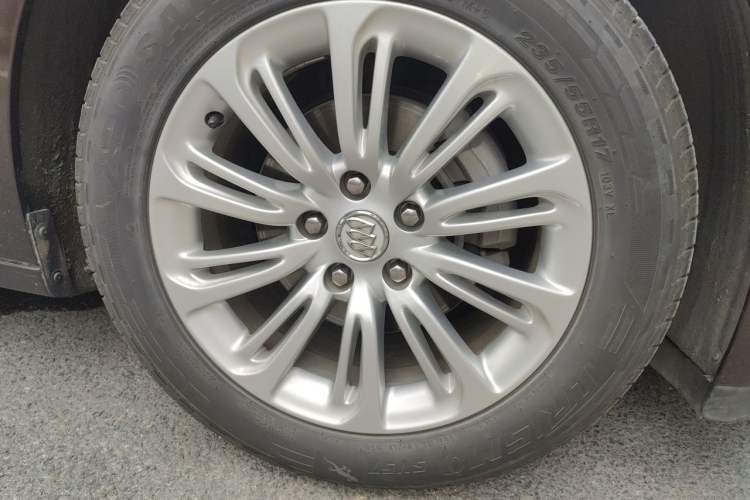 Used Buick LaCrosse 2016 Revised 20T Leading Edition Right Front Wheel Hub