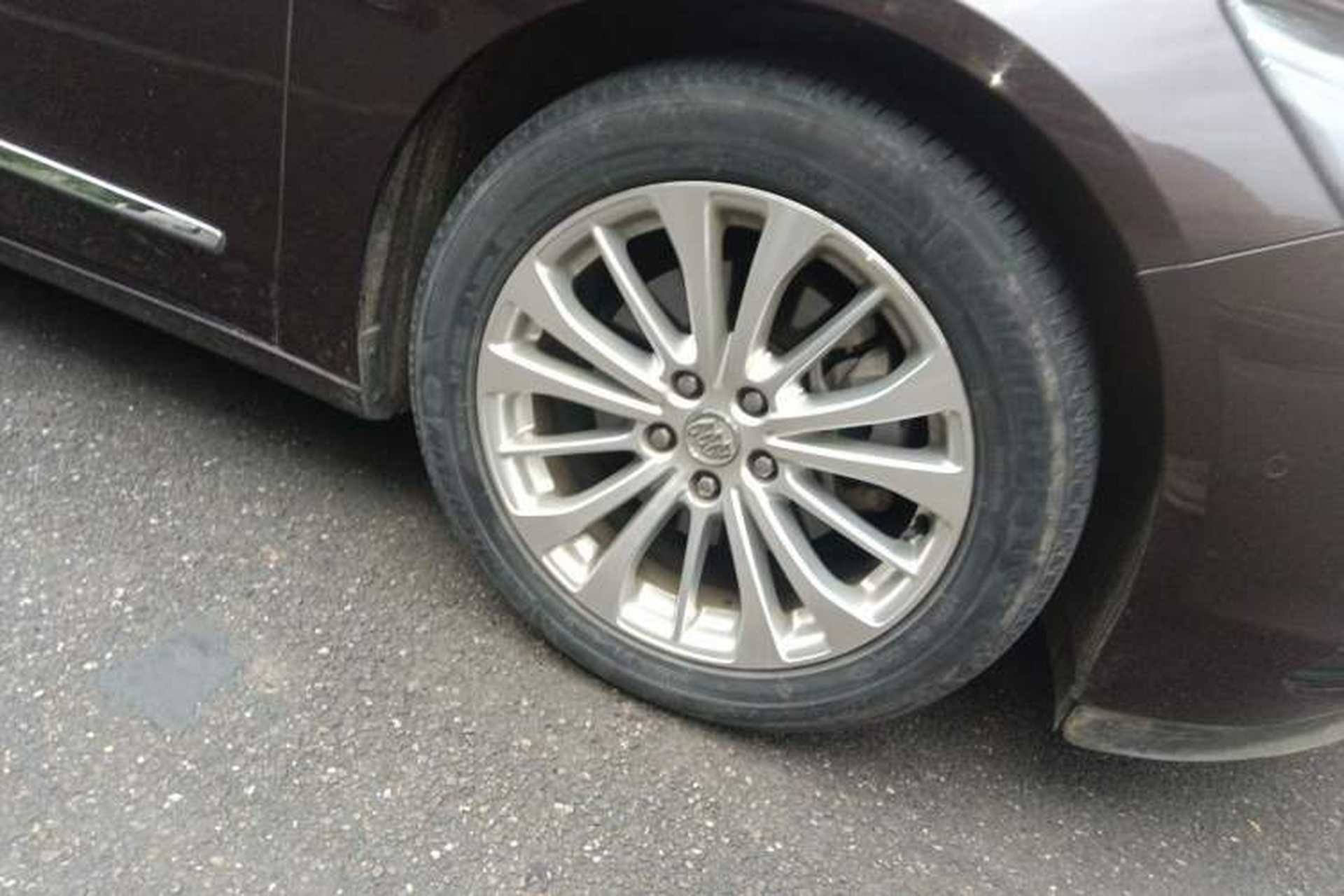 Used Buick LaCrosse 2016 28T Luxury Version Right Front Wheel Hub