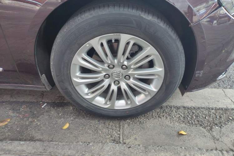 Used Buick LaCrosse 2016 Revised 20T Leading Edition Right Front Wheel Hub