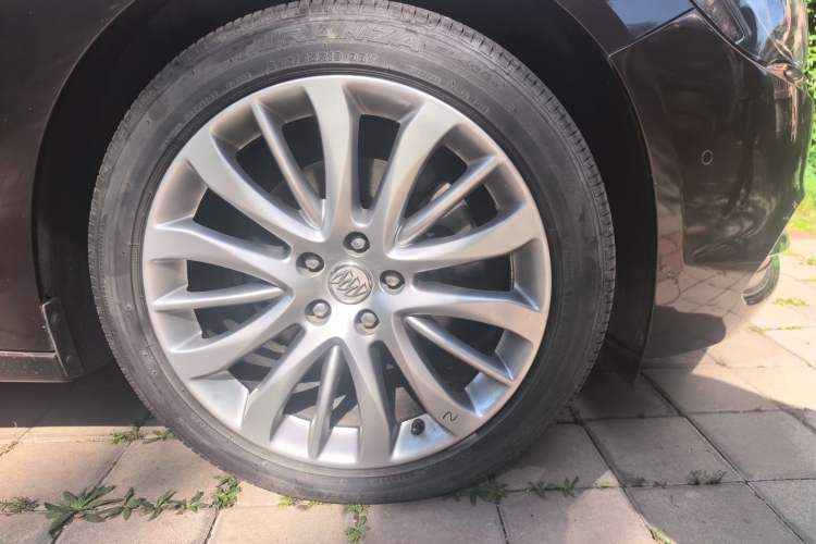 Used Buick LaCrosse 2016 28T Flagship Model Right Front Wheel Hub