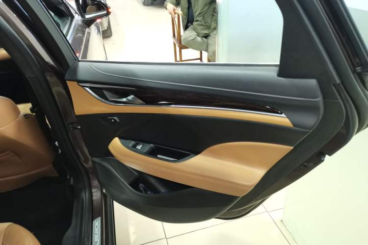 Used Buick LaCrosse 2016 28T Premium Edition Right Rear Door Interior