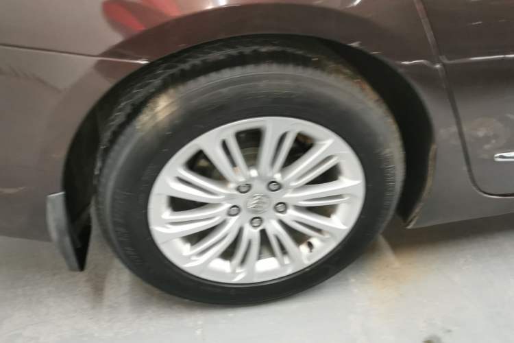 Used Buick LaCrosse 2016 20T Elite Edition Right Rear Wheel Hub