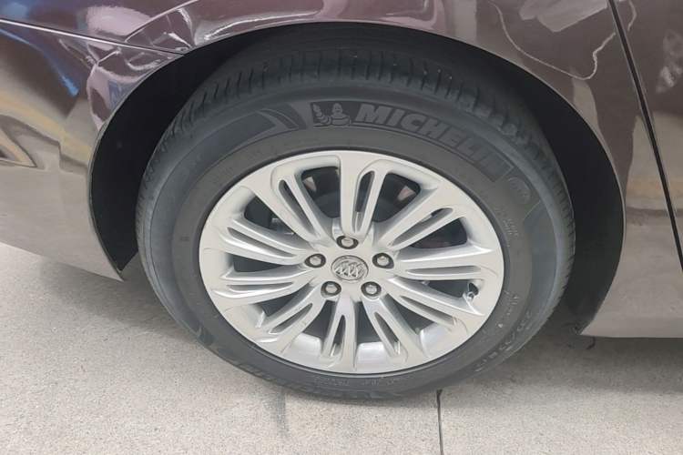 Used Buick LaCrosse 2016 20T Elite Edition Right Rear Wheel Hub