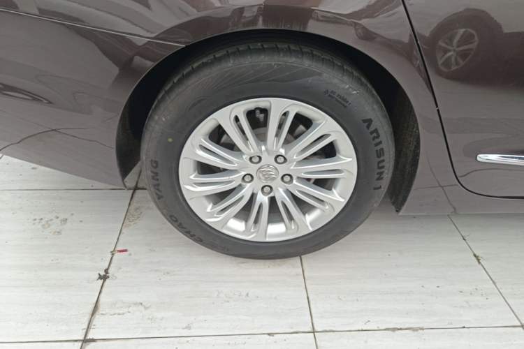 Used Buick LaCrosse 2016 20T Elite Edition Right Rear Wheel Hub