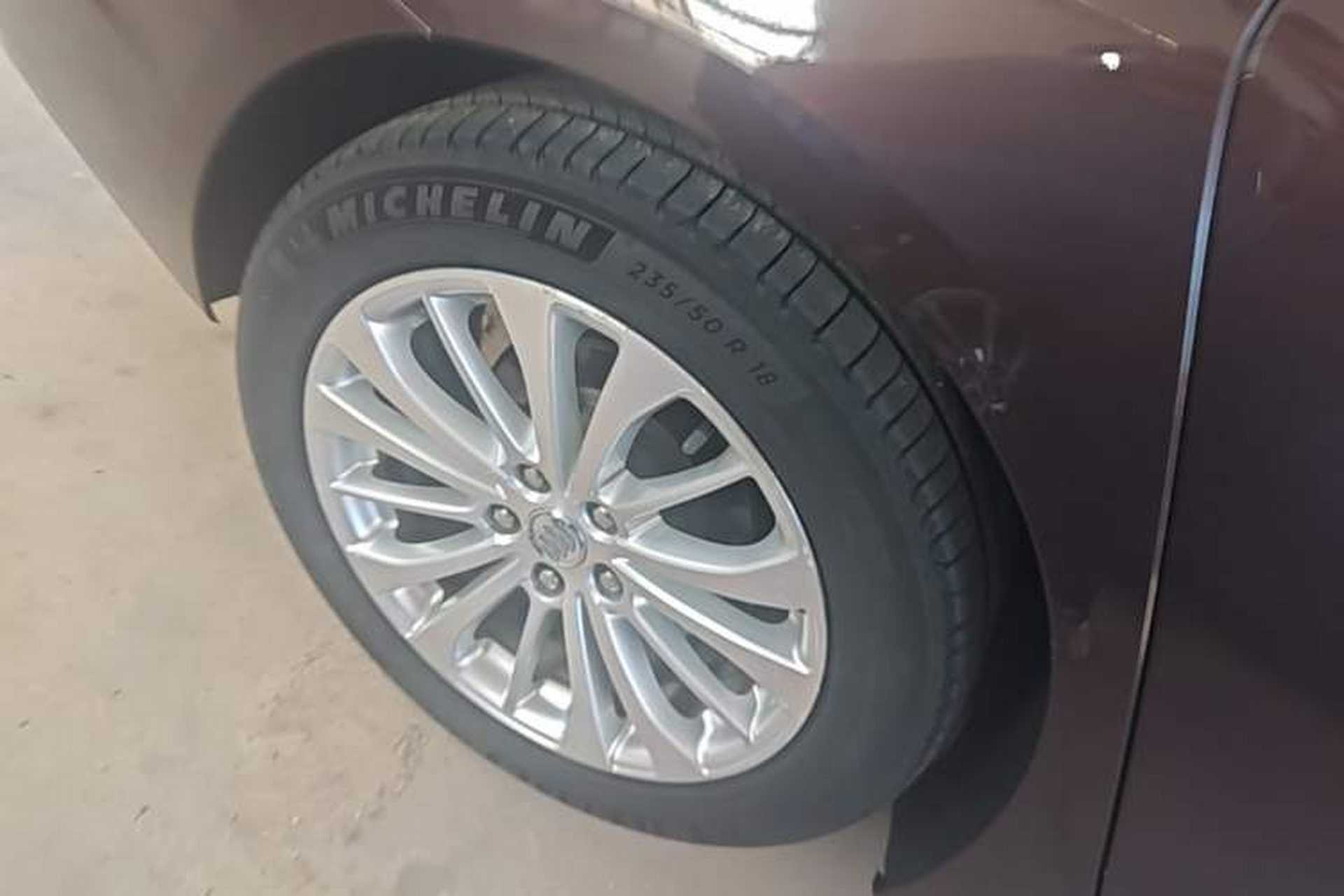 Used Buick LaCrosse 2016 28T Luxury Version Right Rear Wheel Hub