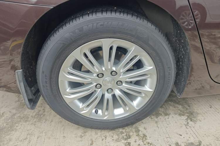 Used Buick LaCrosse 2016 20T Elite Edition Right Rear Wheel Hub