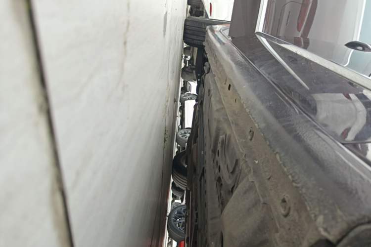 Used Buick LaCrosse 2016 20T Elite Edition Right Side Sill