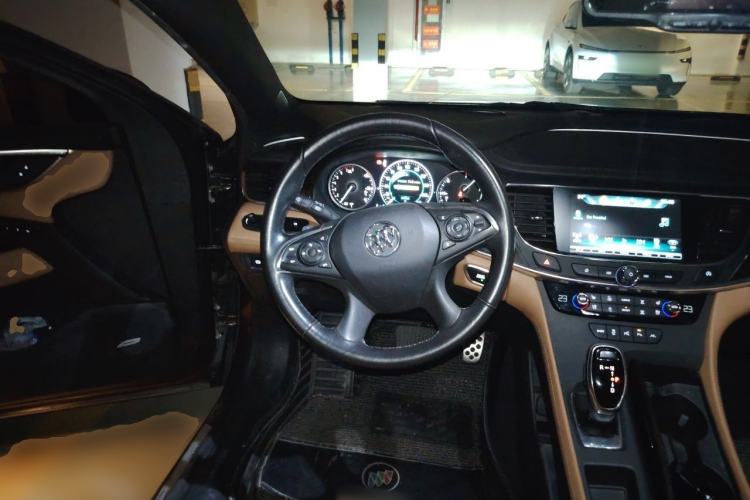 Used Buick LaCrosse 2016 28T Flagship Model Steering Wheel