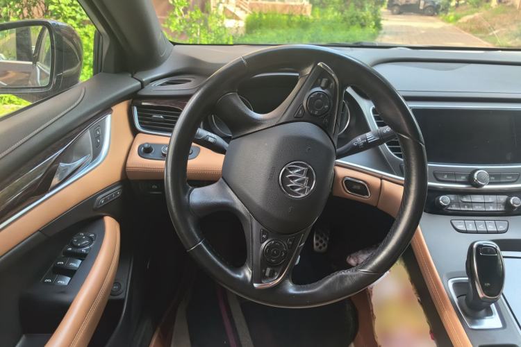 Used Buick LaCrosse 2016 28T Flagship Model Steering Wheel