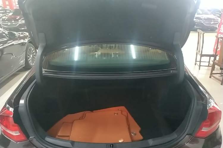 Used Buick LaCrosse 2016 28T Luxury Version Trunk