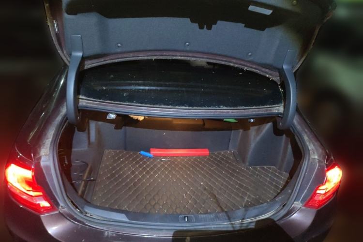 Used Buick LaCrosse 2016 30H Luxury Version Trunk