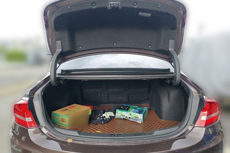 Used Buick LaCrosse 2016 28T Luxury Version Trunk