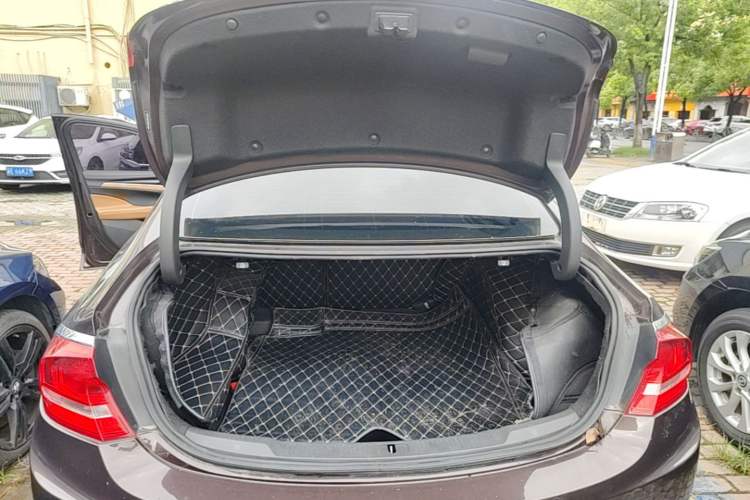 Used Buick LaCrosse 2016 20T Elite Edition Trunk