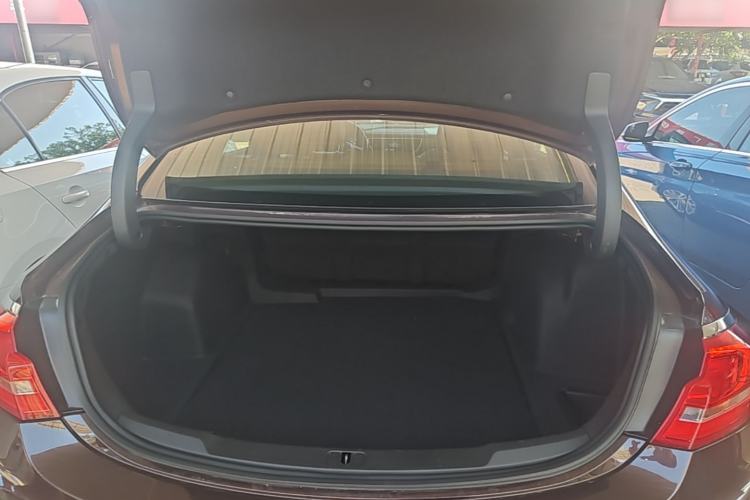 Used Buick LaCrosse 2016 28T Luxury Version Trunk