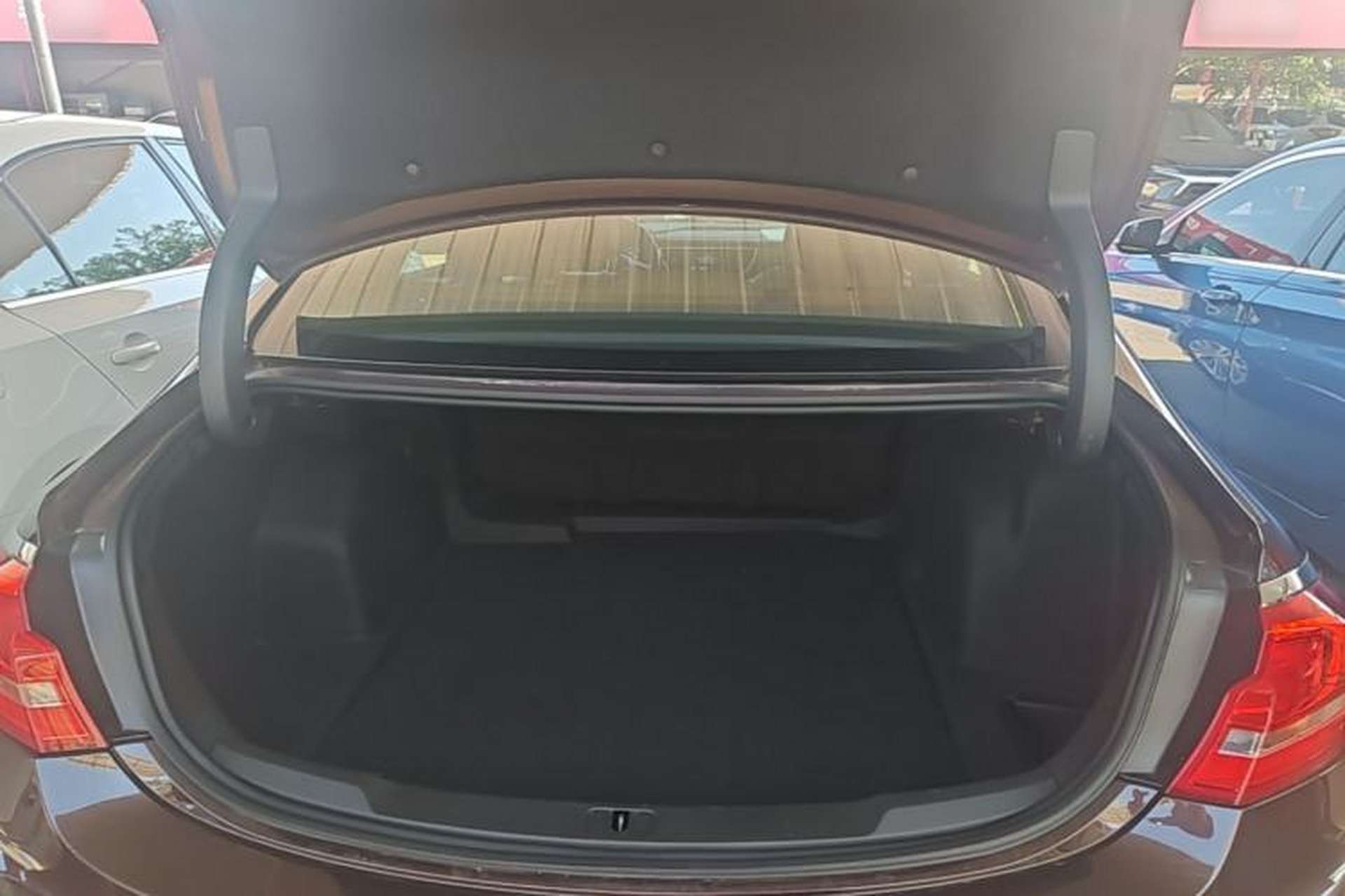 Used Buick LaCrosse 2016 28T Luxury Version Trunk