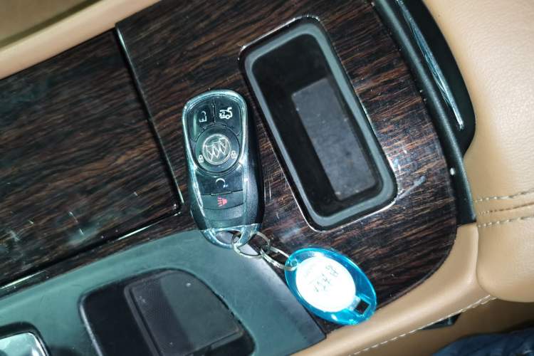 Used Buick LaCrosse 2016 28T Premium Edition Vehicle Key