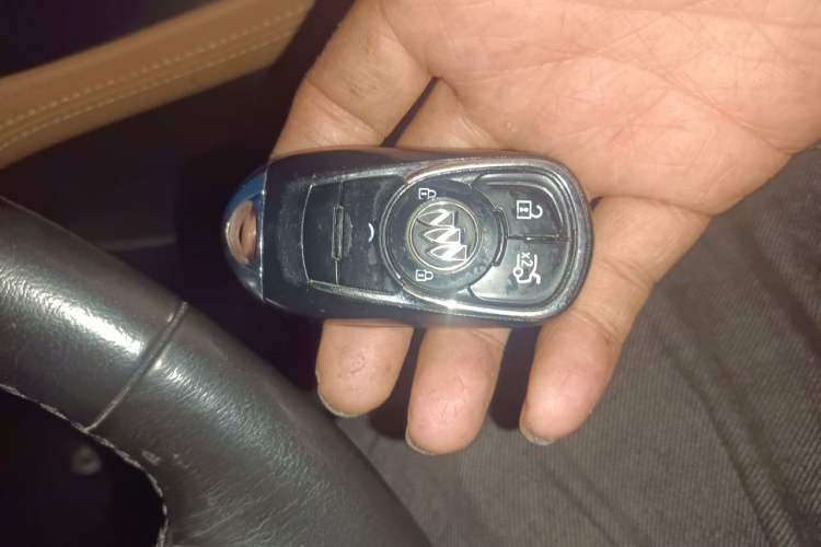 Used Buick LaCrosse 2016 20T Luxury Model Vehicle Key